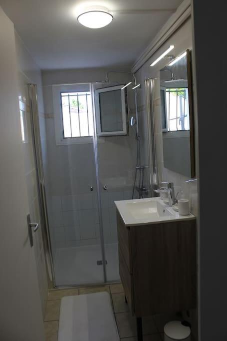Entierement Renove A Les Bains Avec Jardin * Ronce-les-Bains